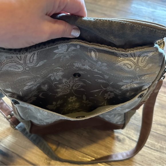 Myra Blossom Shoulder Crossbody Bag - Picture 6 of 13